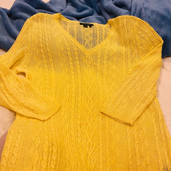Ralph Lauren sweater almost new, wear once  and is very light - Picture 3 of 7